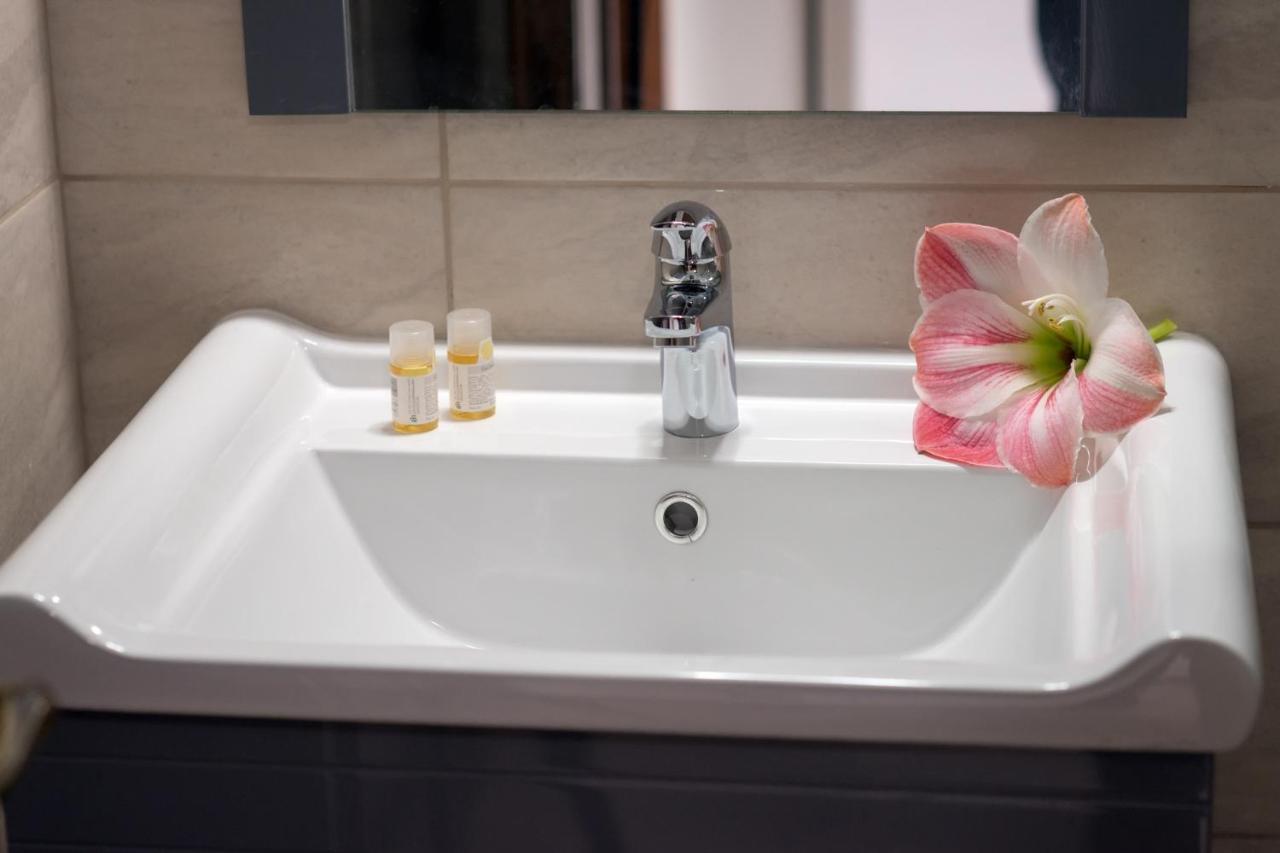 Eleni Apartments 로다 외부 사진